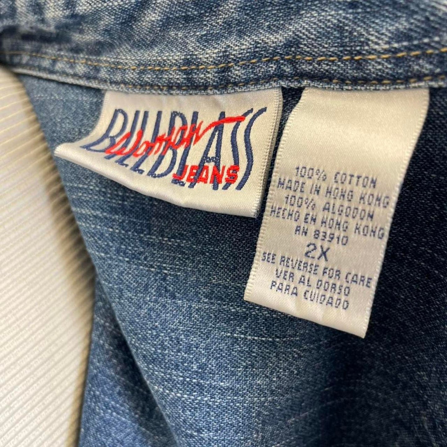 Bill blass blue denim button