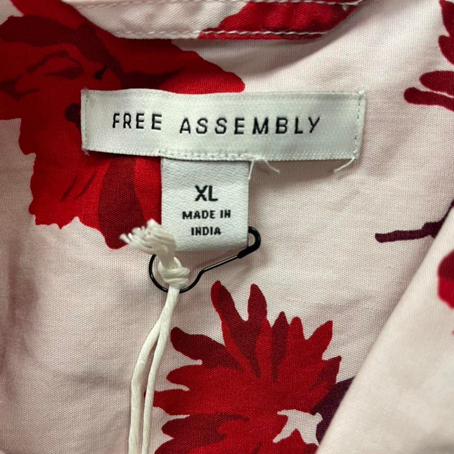 Free assembly red floral button