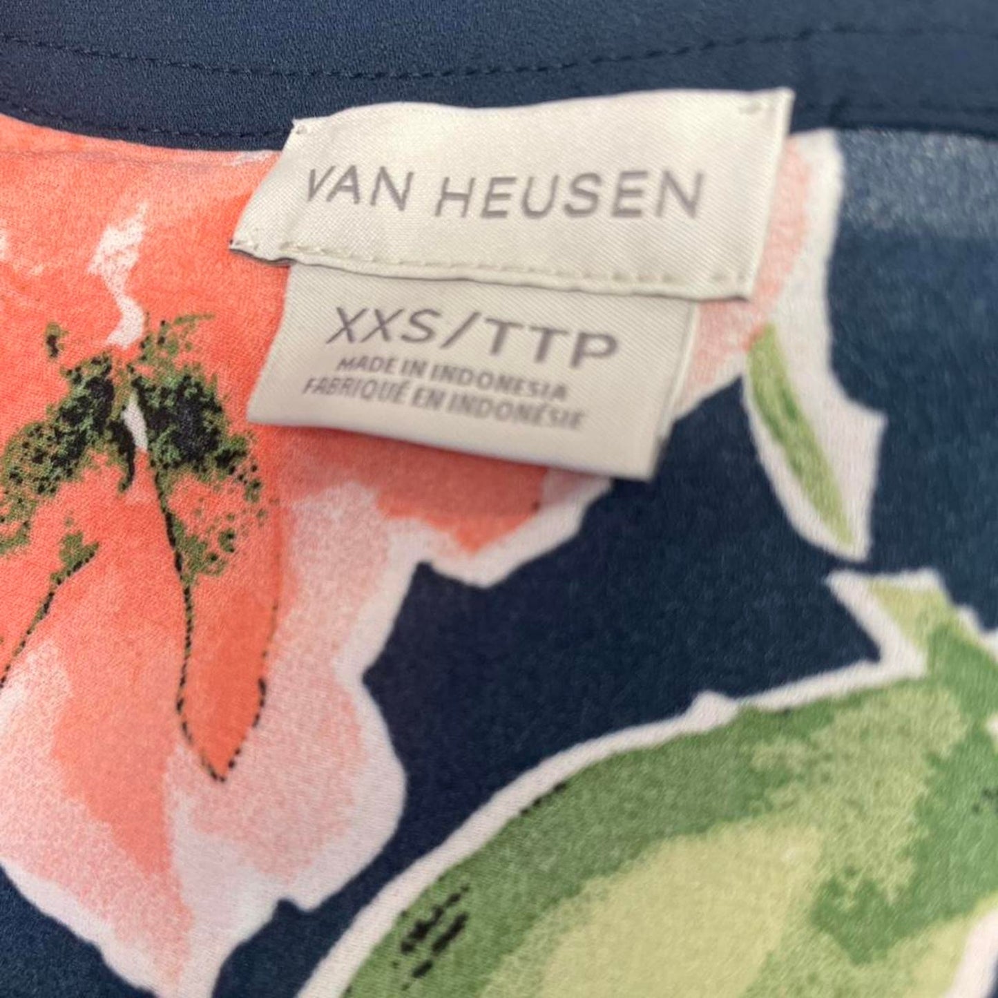 Van heusen navy floral blouse