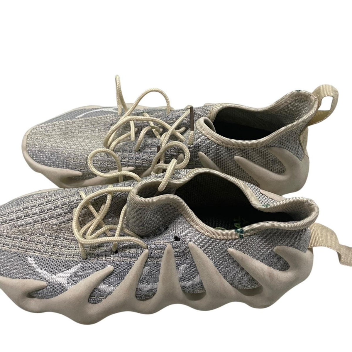 Mens size 7 sneakers
