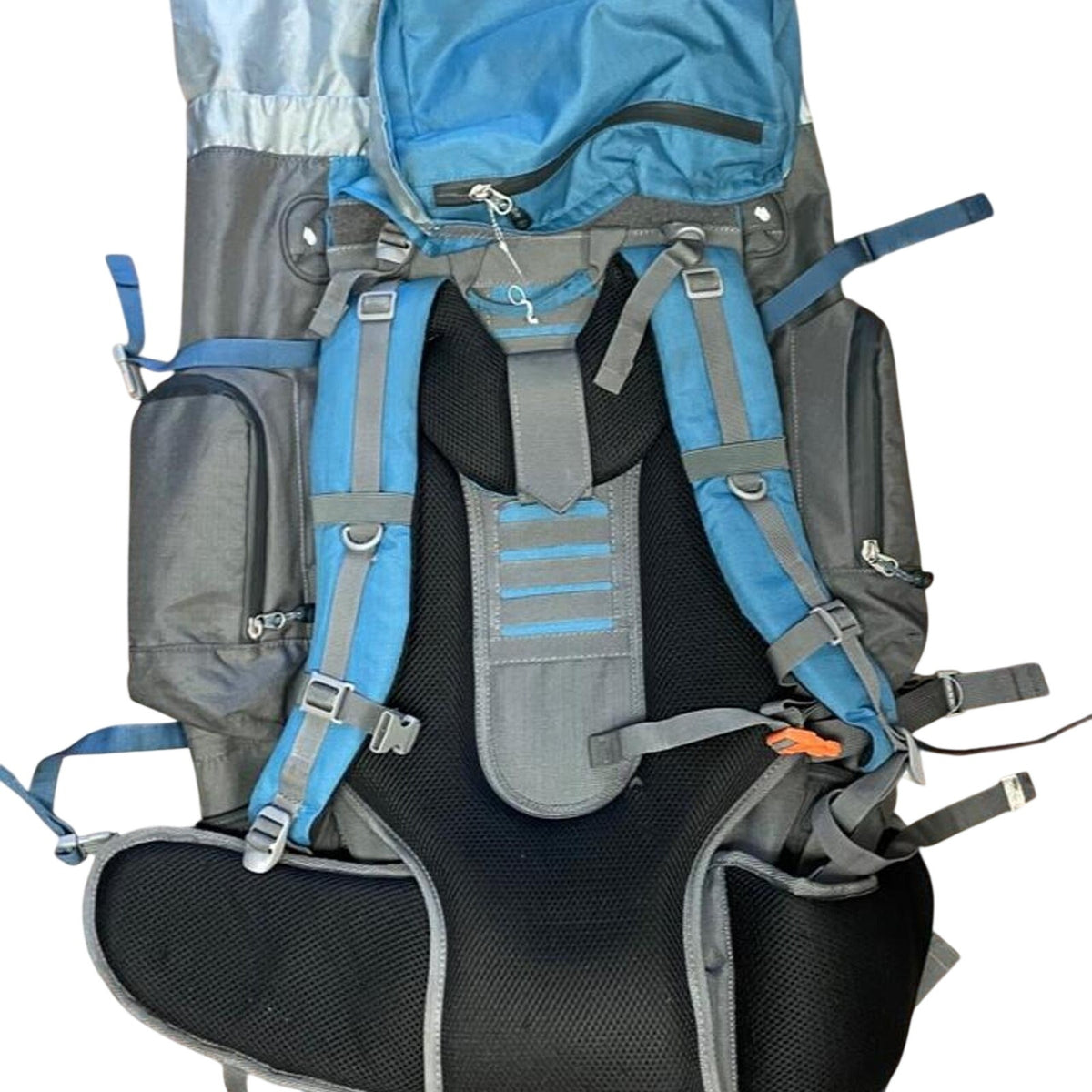 Osprey atmos 65 backpack in
