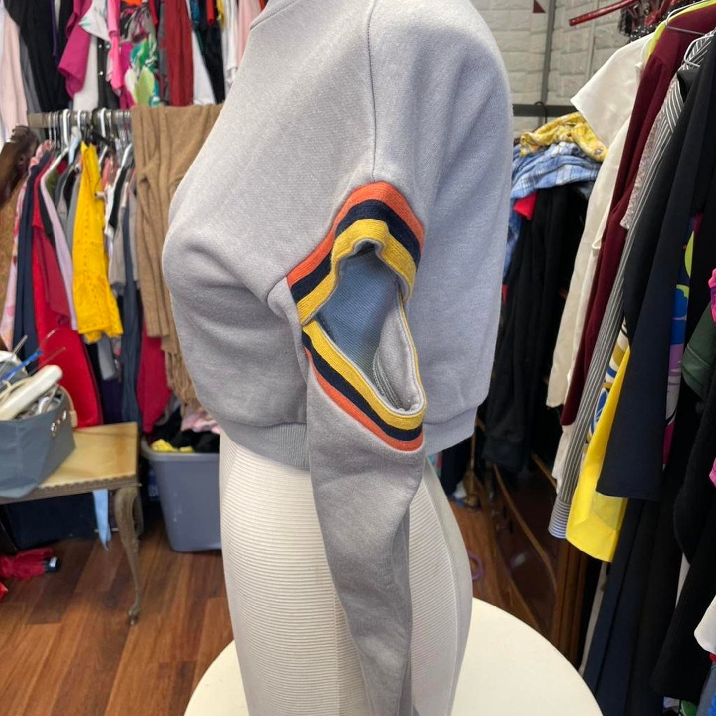 Grey cropped sweater with colorful