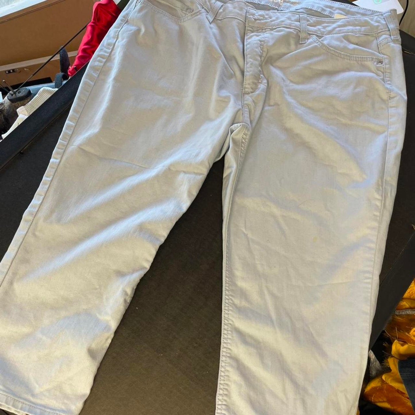 Lee light blue capri jeans