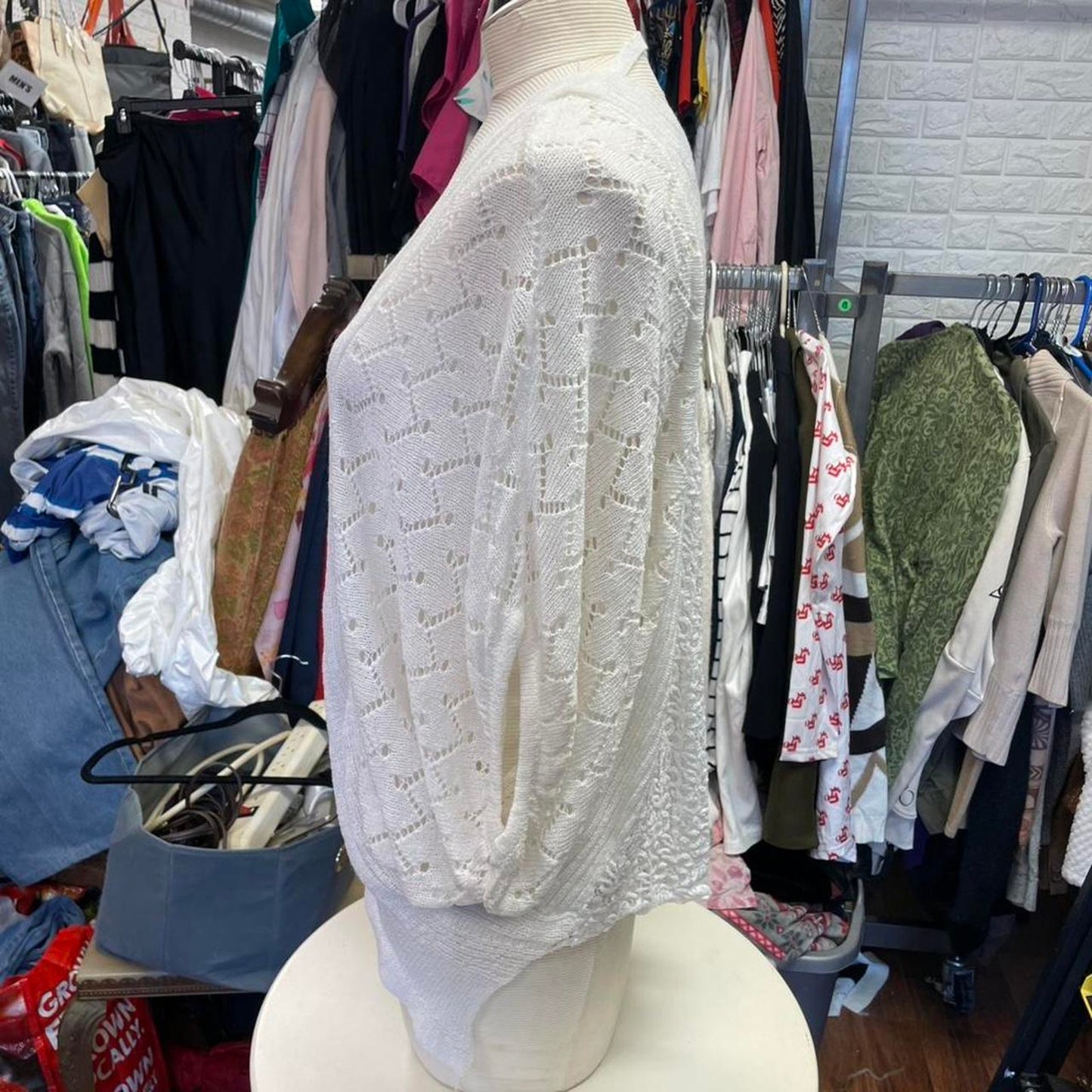Cream knit cardigan with open