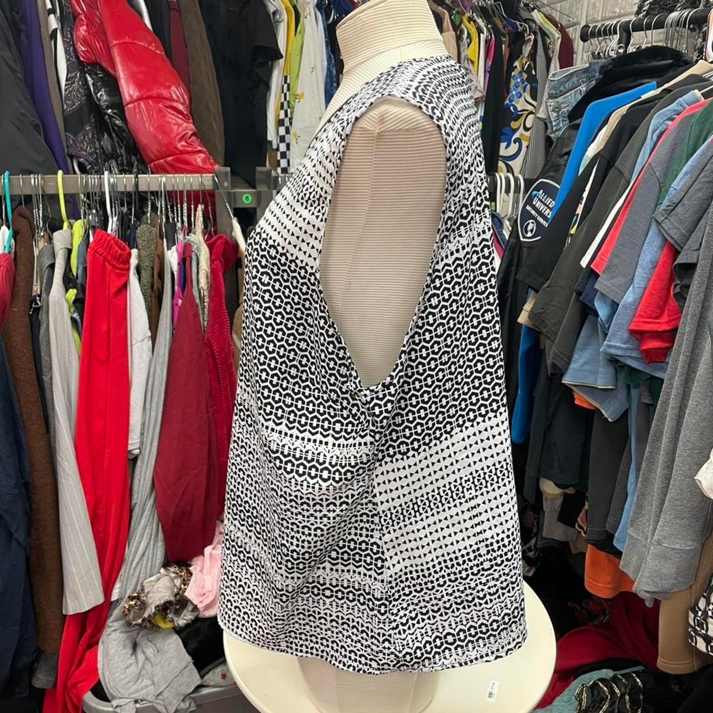 Black white patterned vest