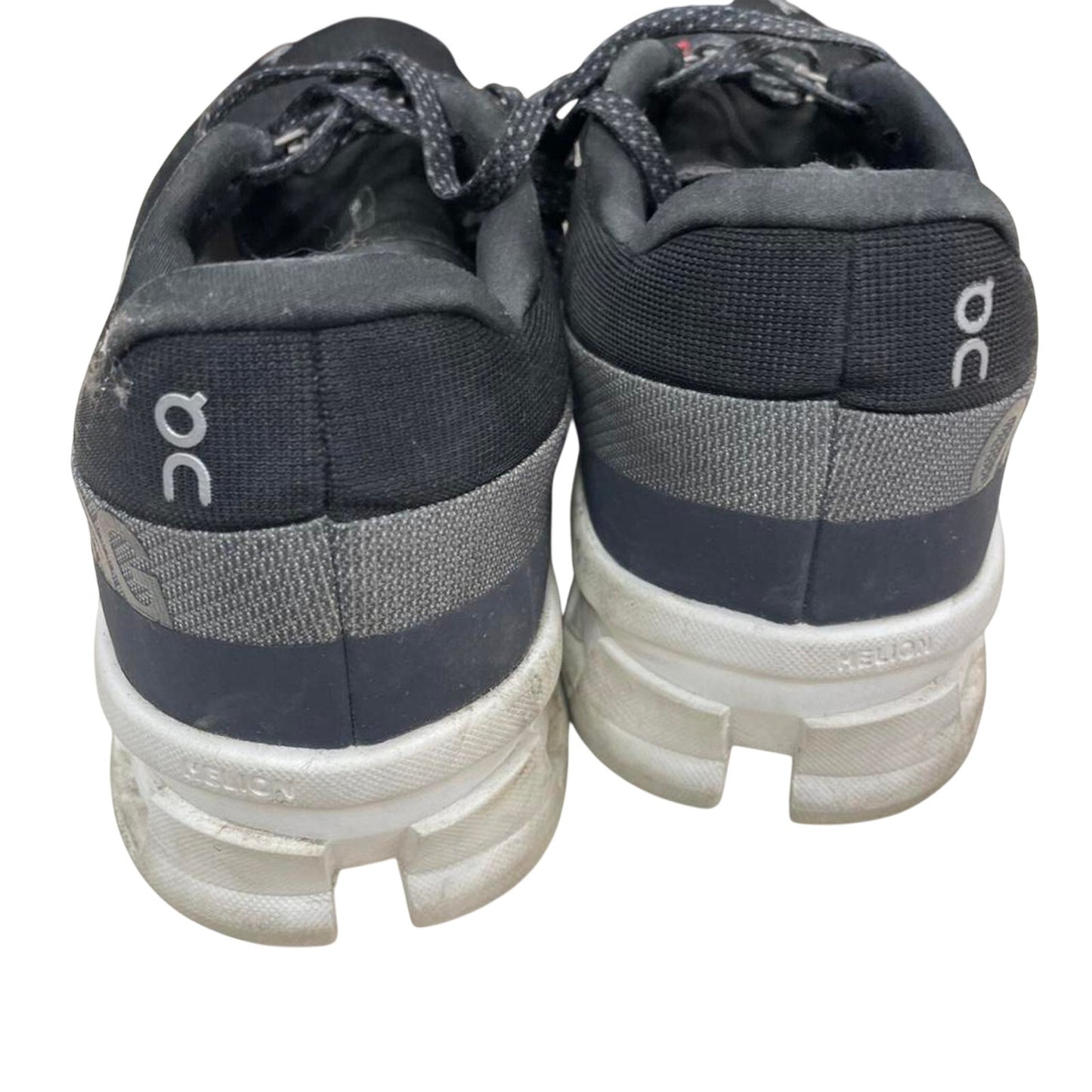 On cloud black trainers size