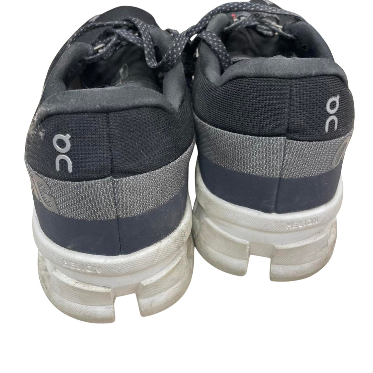 On cloud black trainers size 10.5