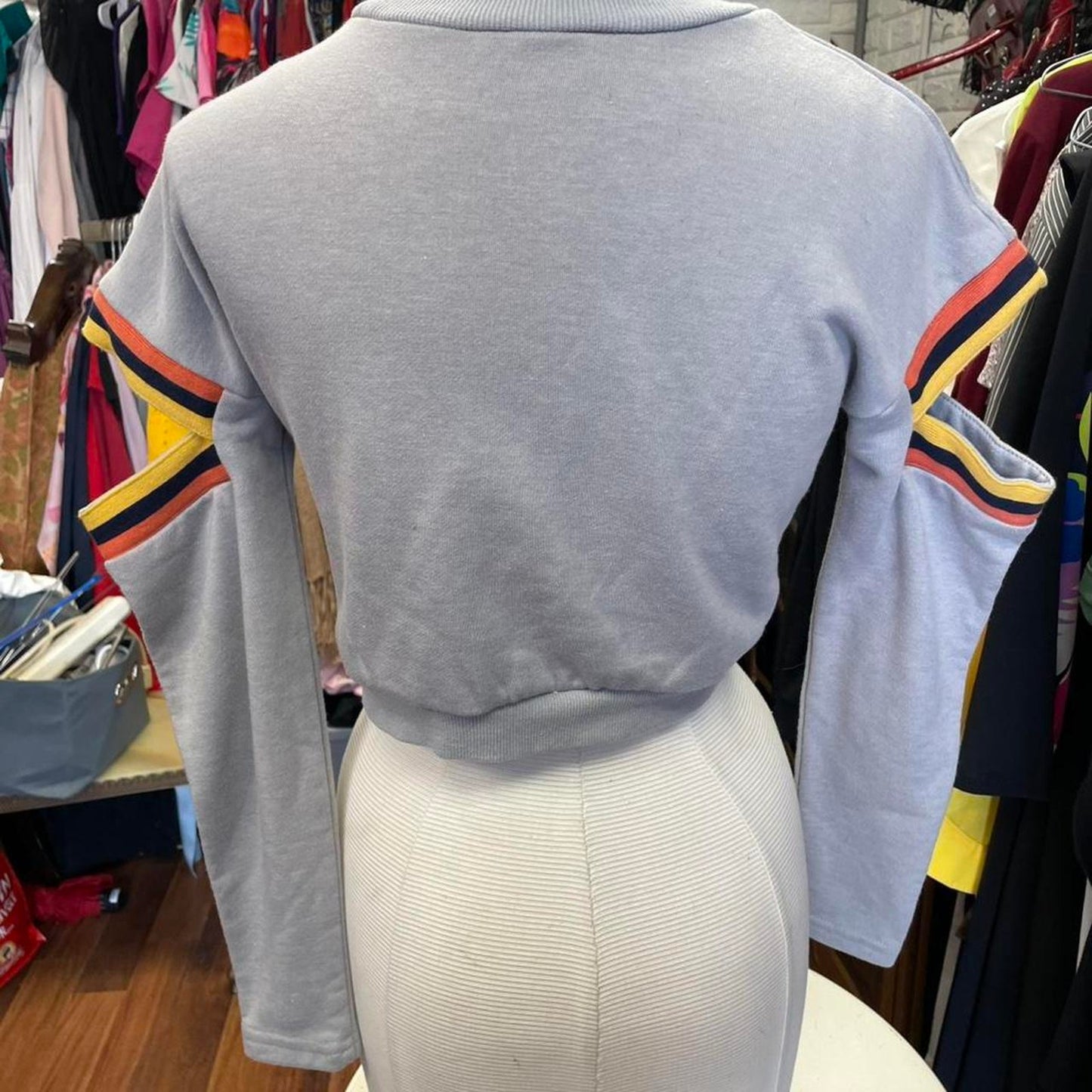 Grey cropped sweater with colorful