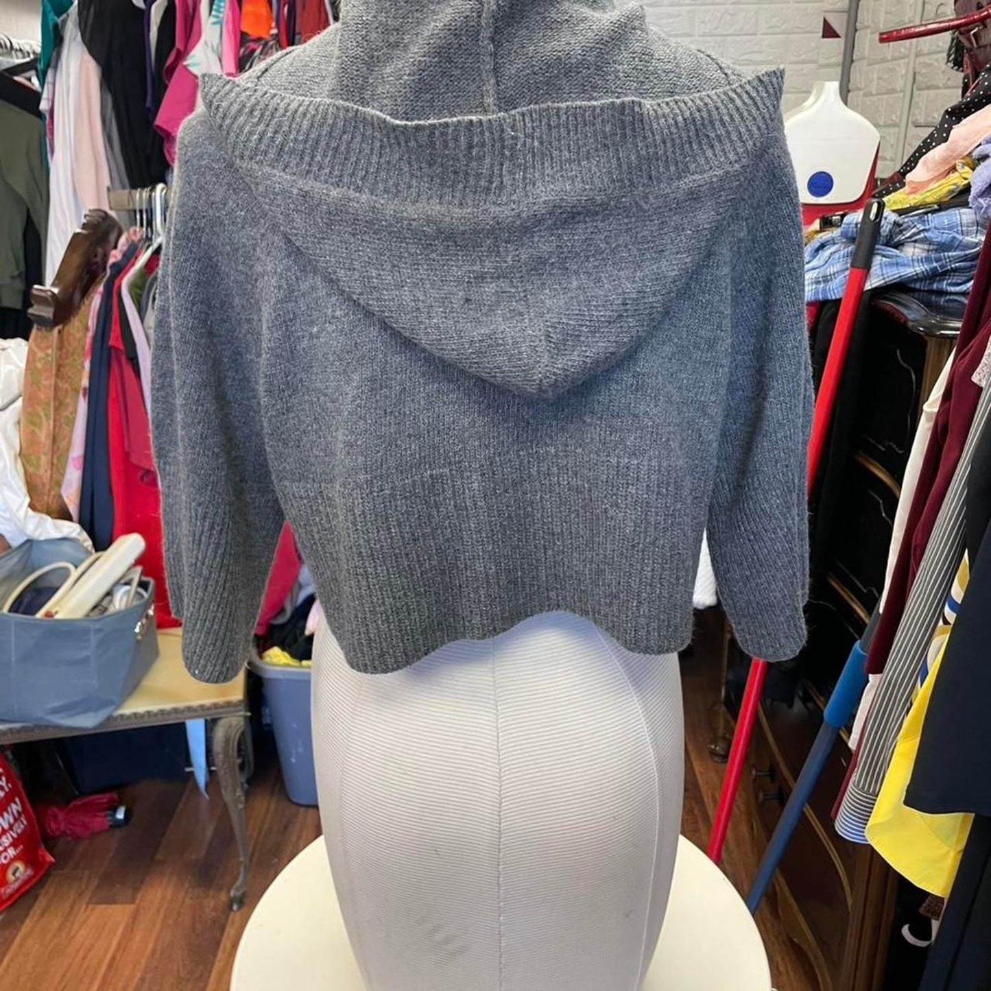 Charlotte russe grey cropped sweater