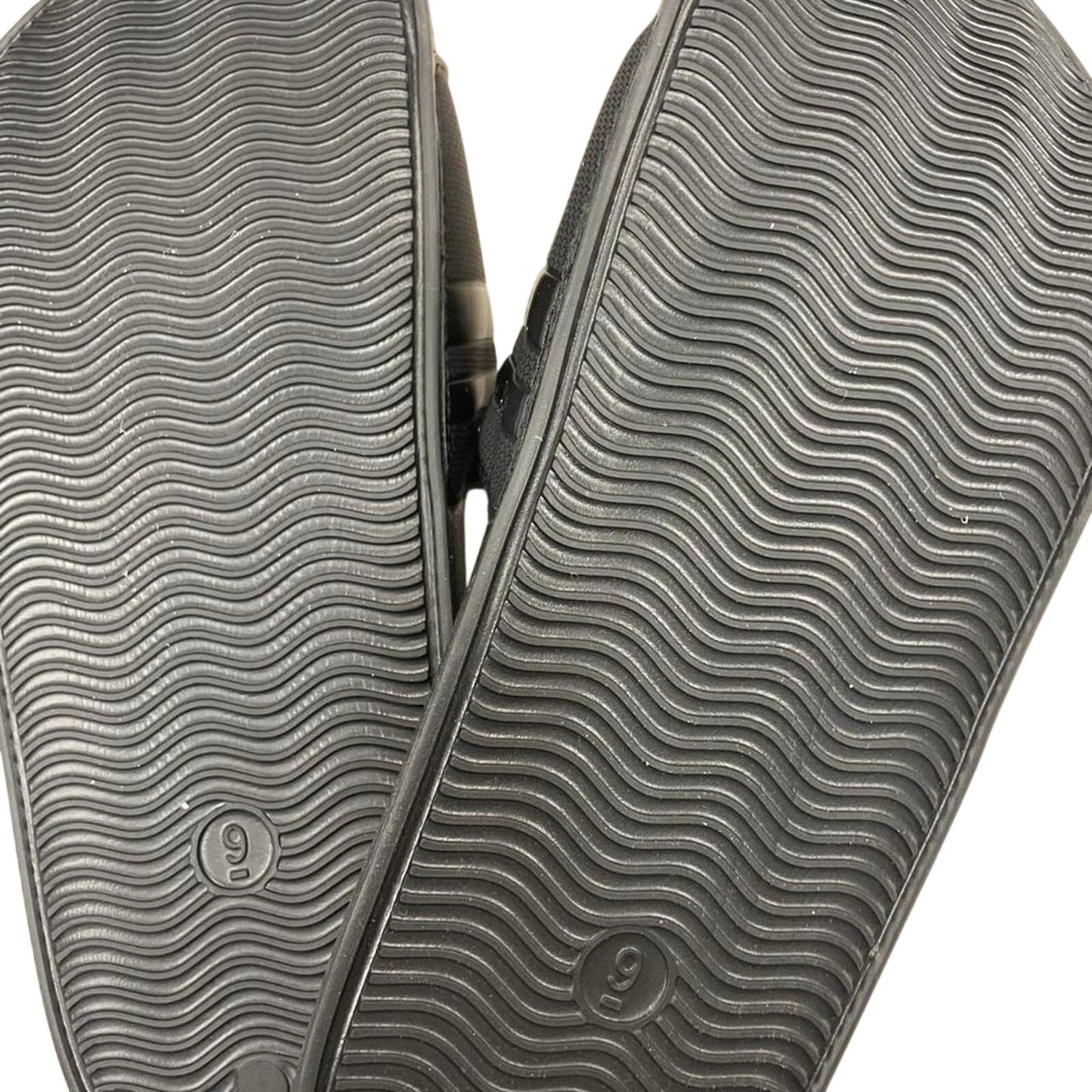Black all in motion slides