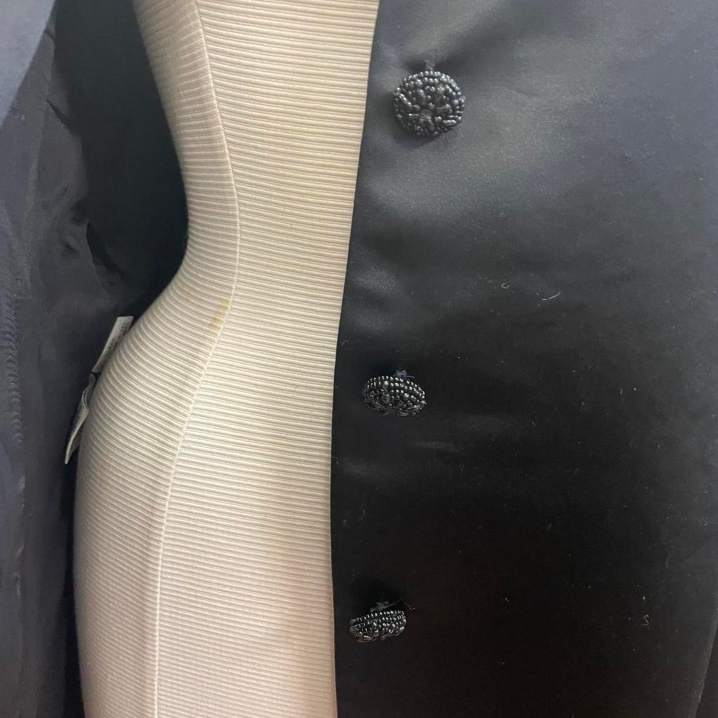 Evan picone black satin blazer