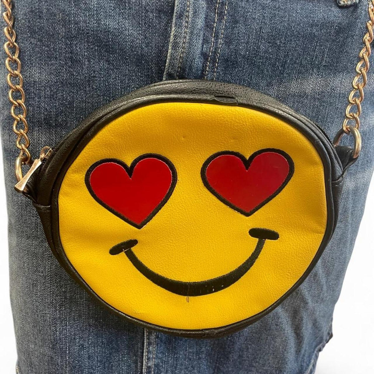 Thriller girl yellow smiley face