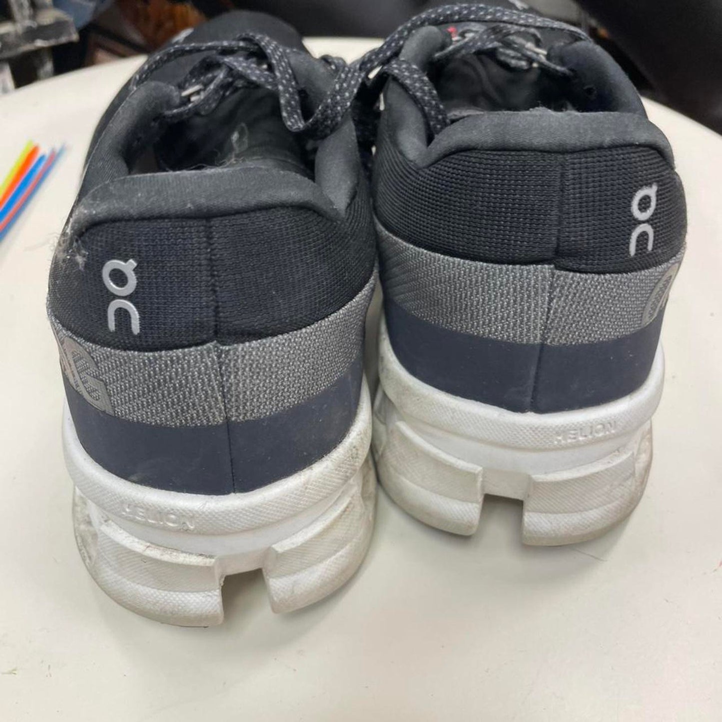 On cloud black trainers size