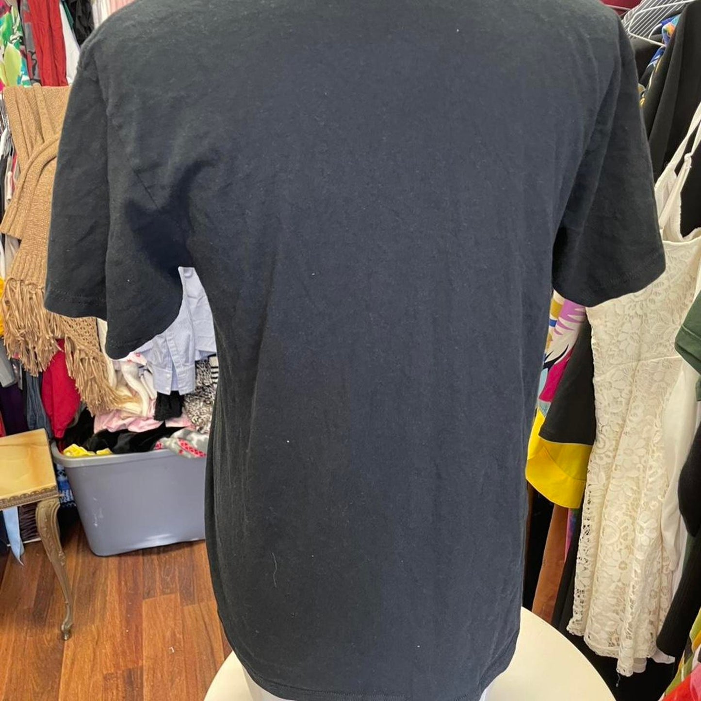 Black skull heart graphic tee