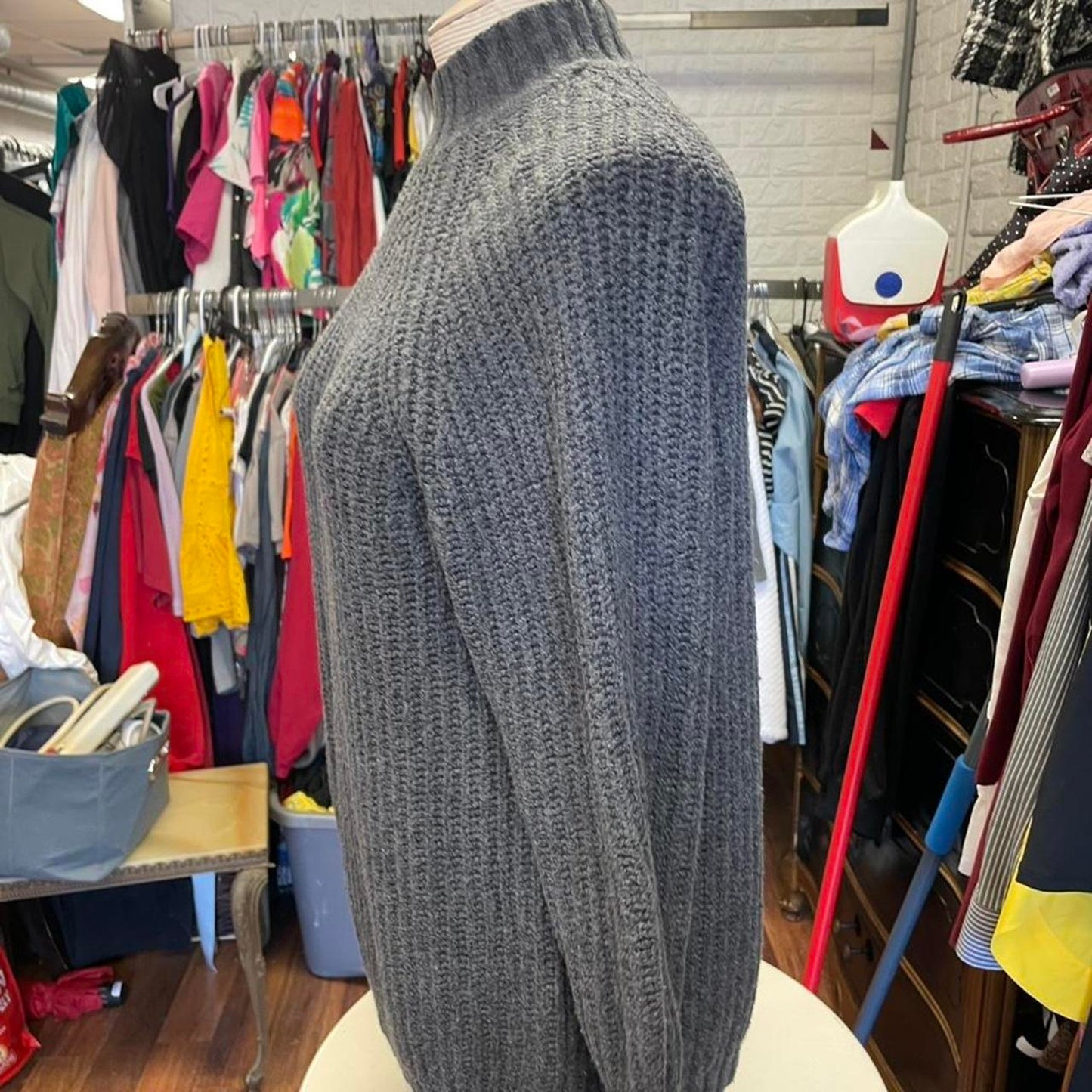 Universal thread grey ombre turtleneck