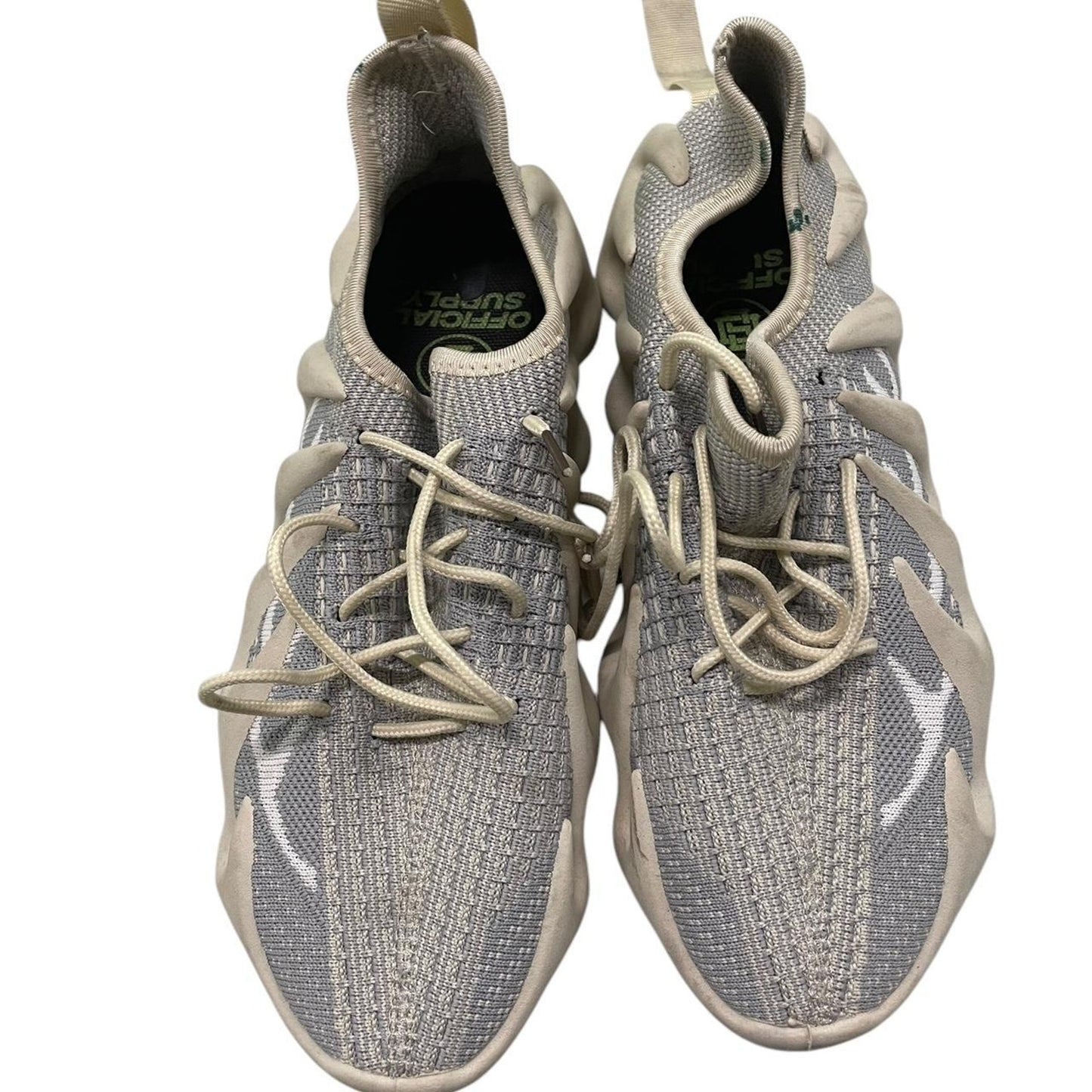 Mens size 7 sneakers