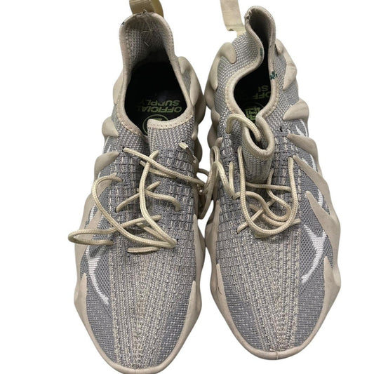 Mens size 7 sneakers