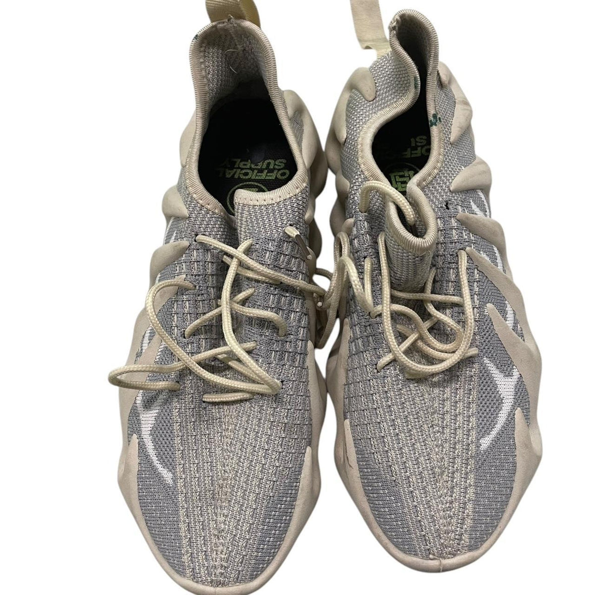 Mens size 7 sneakers