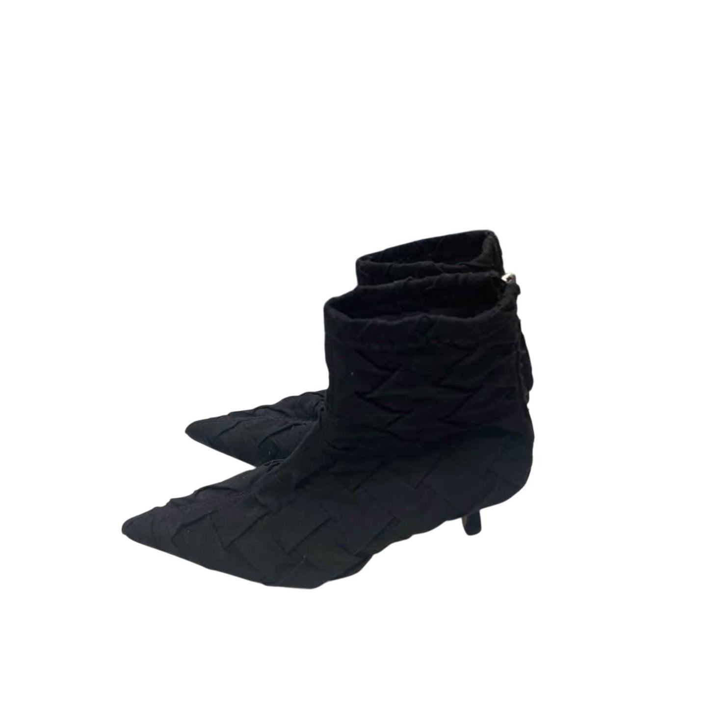 Black small heel shoes size 8