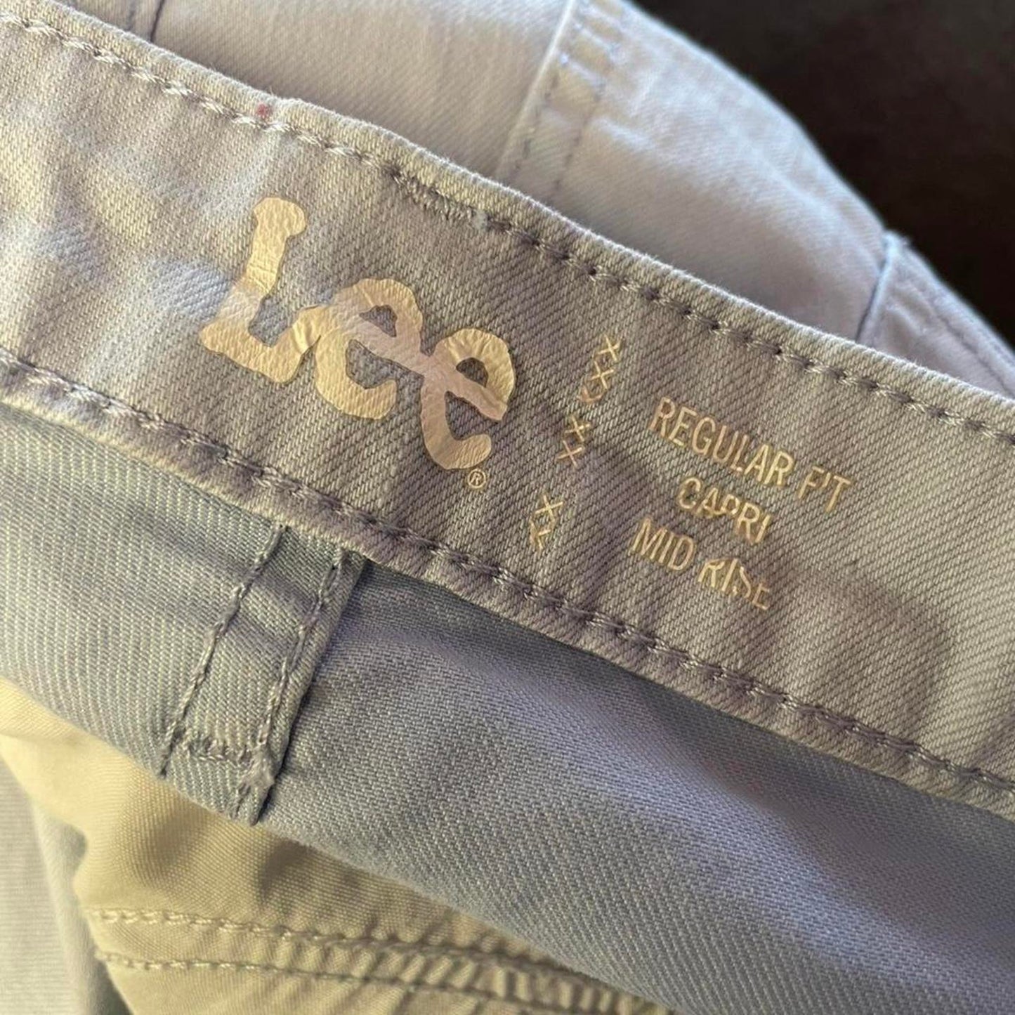 Lee tan capri jeans
