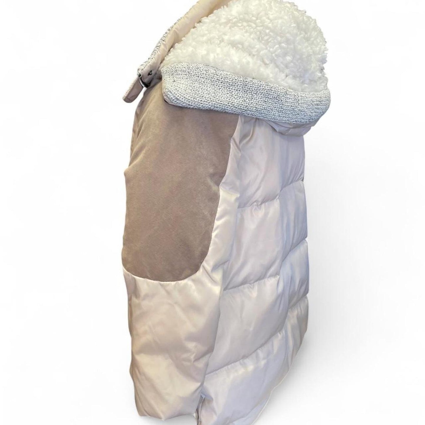 Cream puffer coat with fur