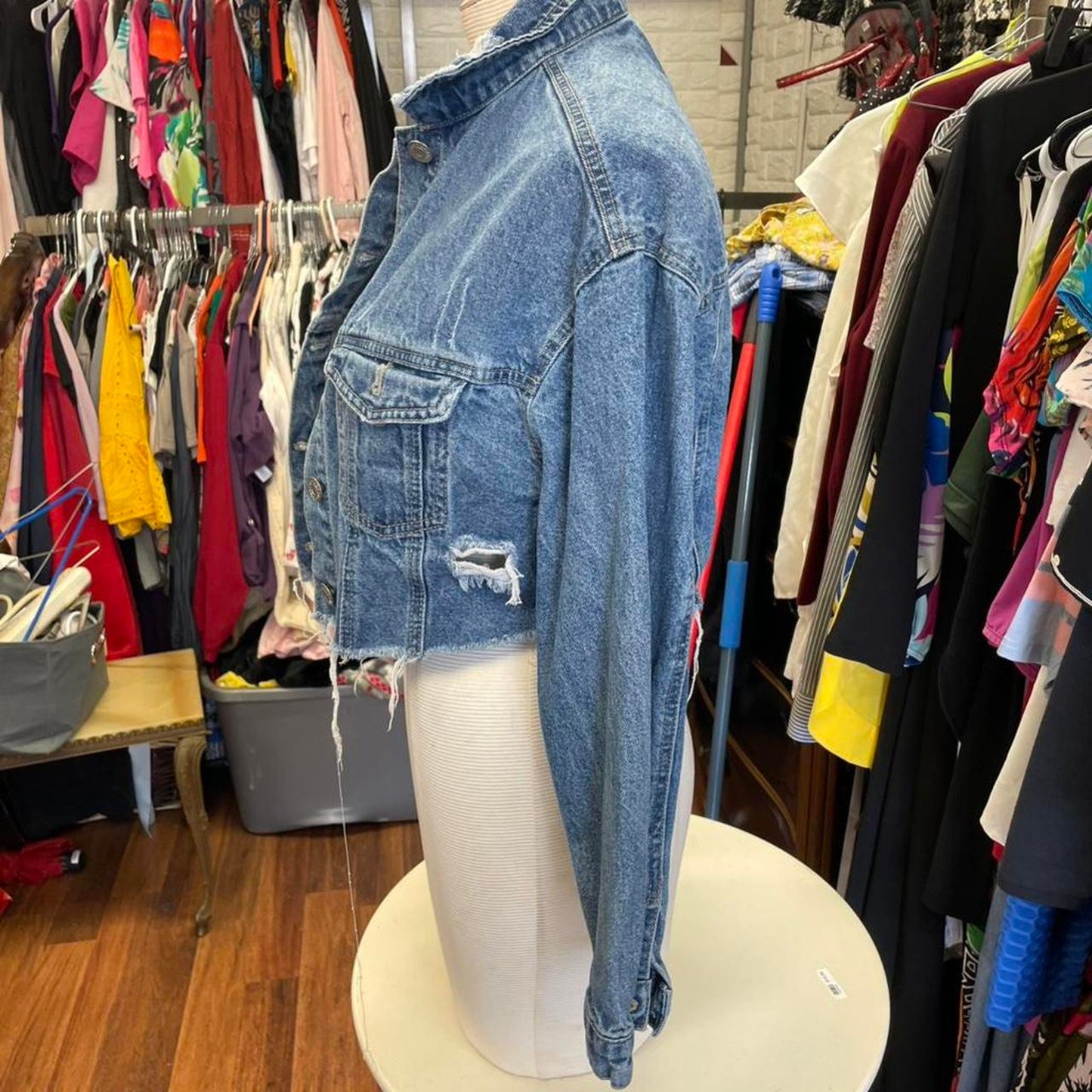 Cropped denim jacket with distressed