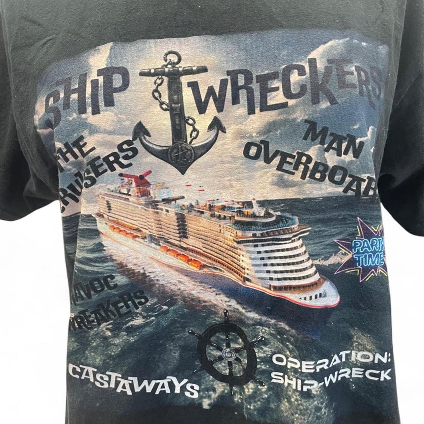 Black shipwreck graphic tee