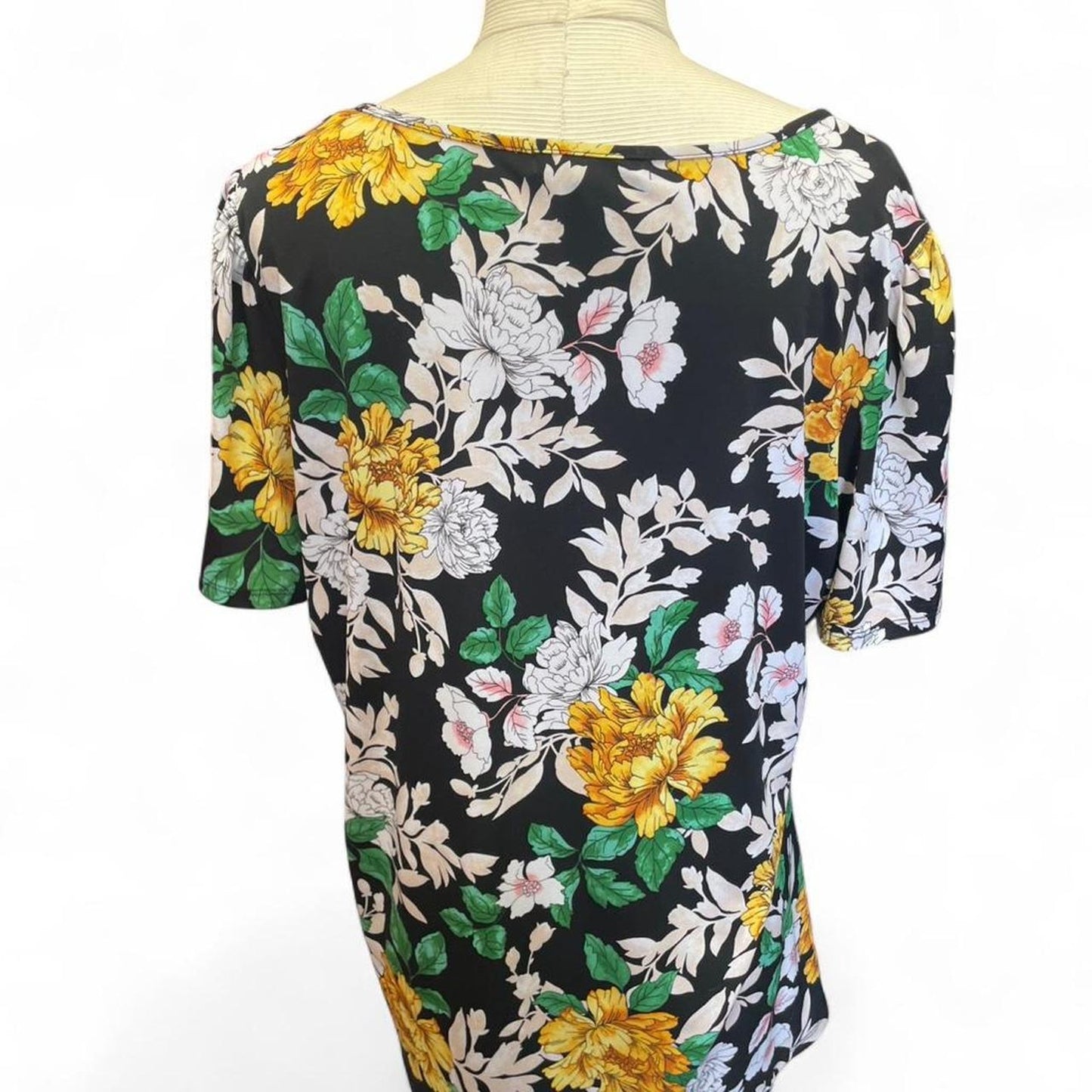 Liz mccoy black floral mesh top