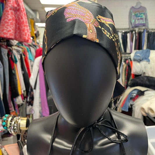 Black and gold chain print