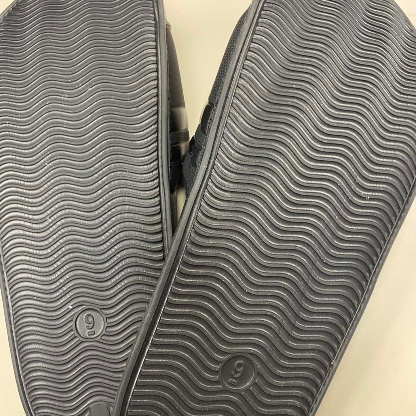 Black all in motion slides
