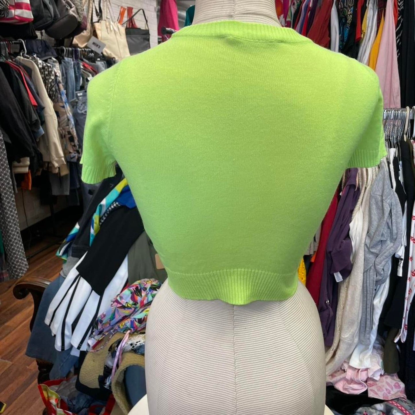 Green short sleeve knit top