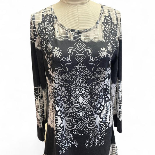 Black white long sleeve