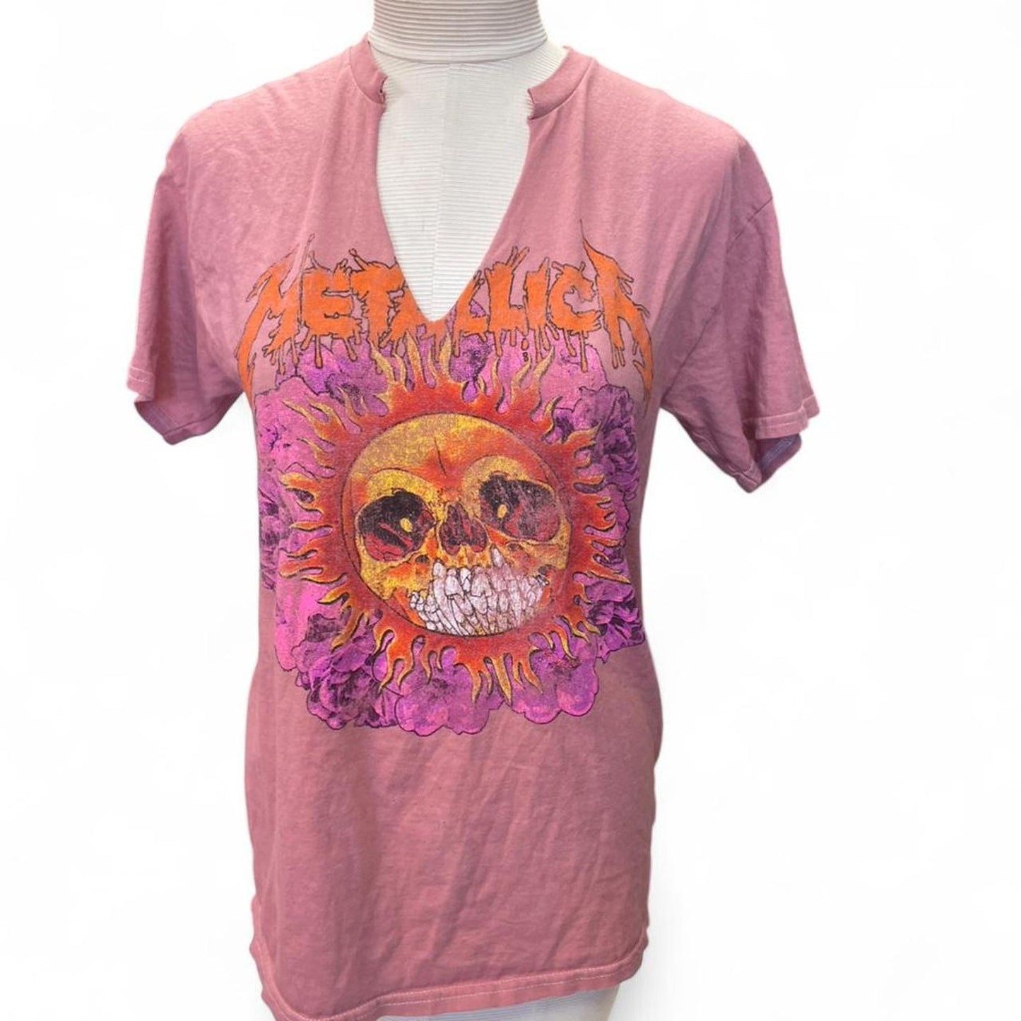 Metallica pink skull tee size