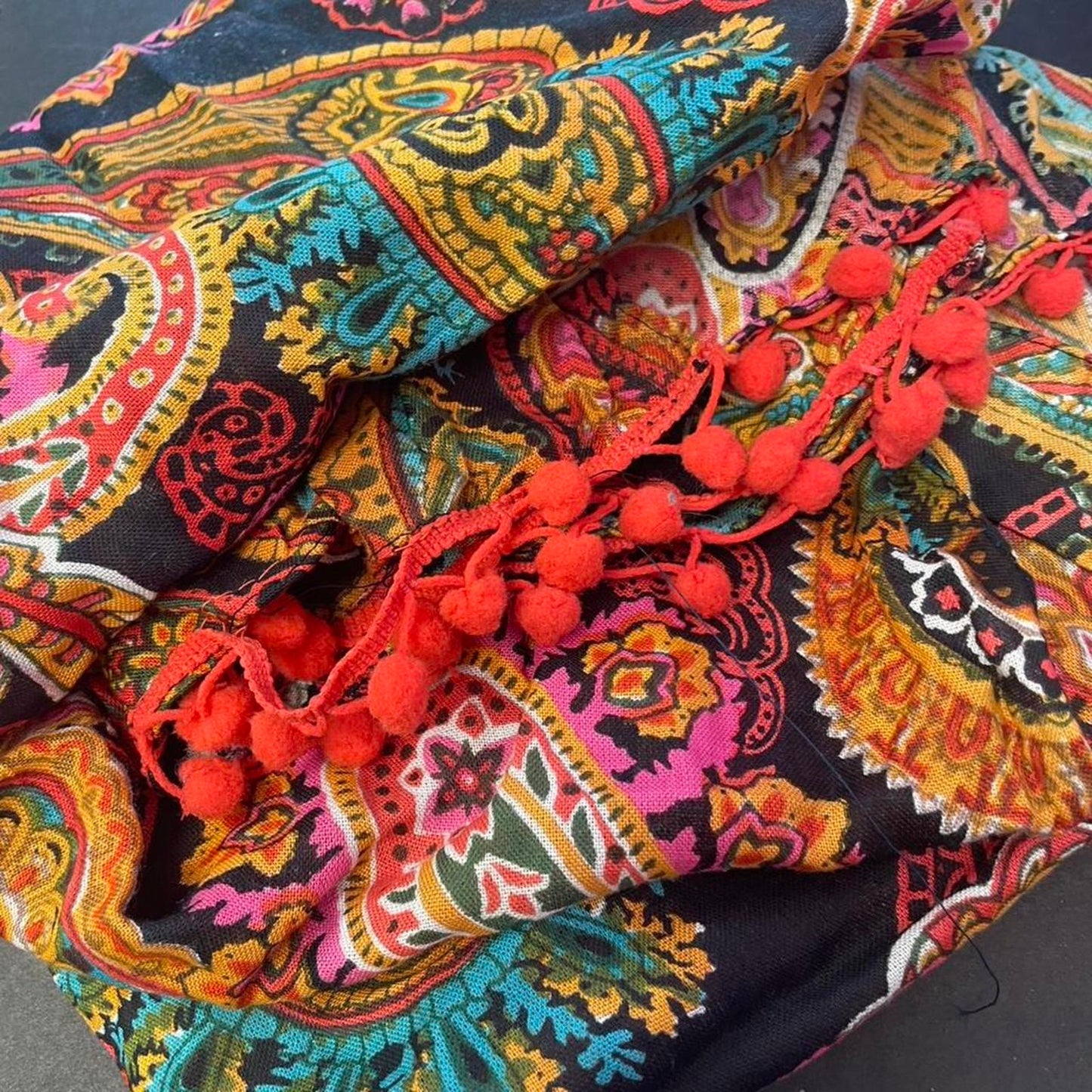 Paisley print scarf with pom