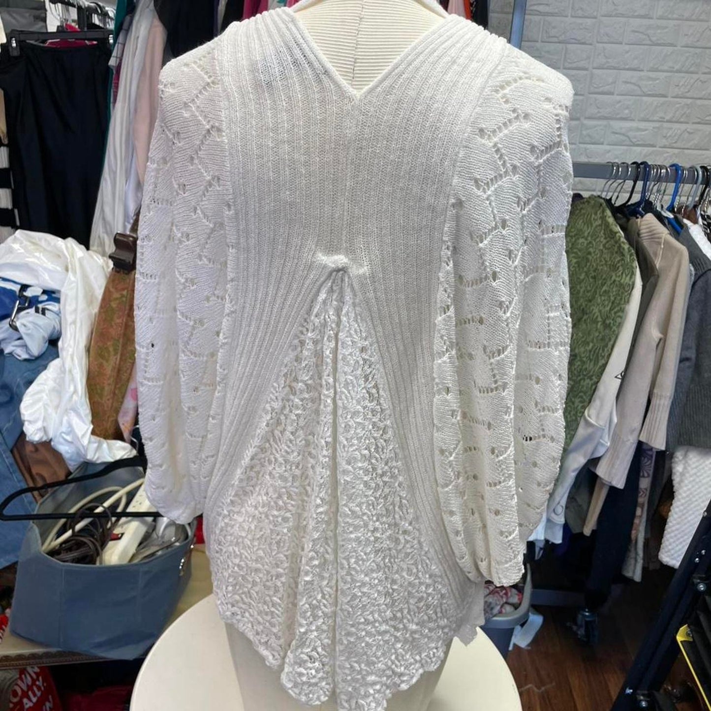 Cream knit cardigan with open