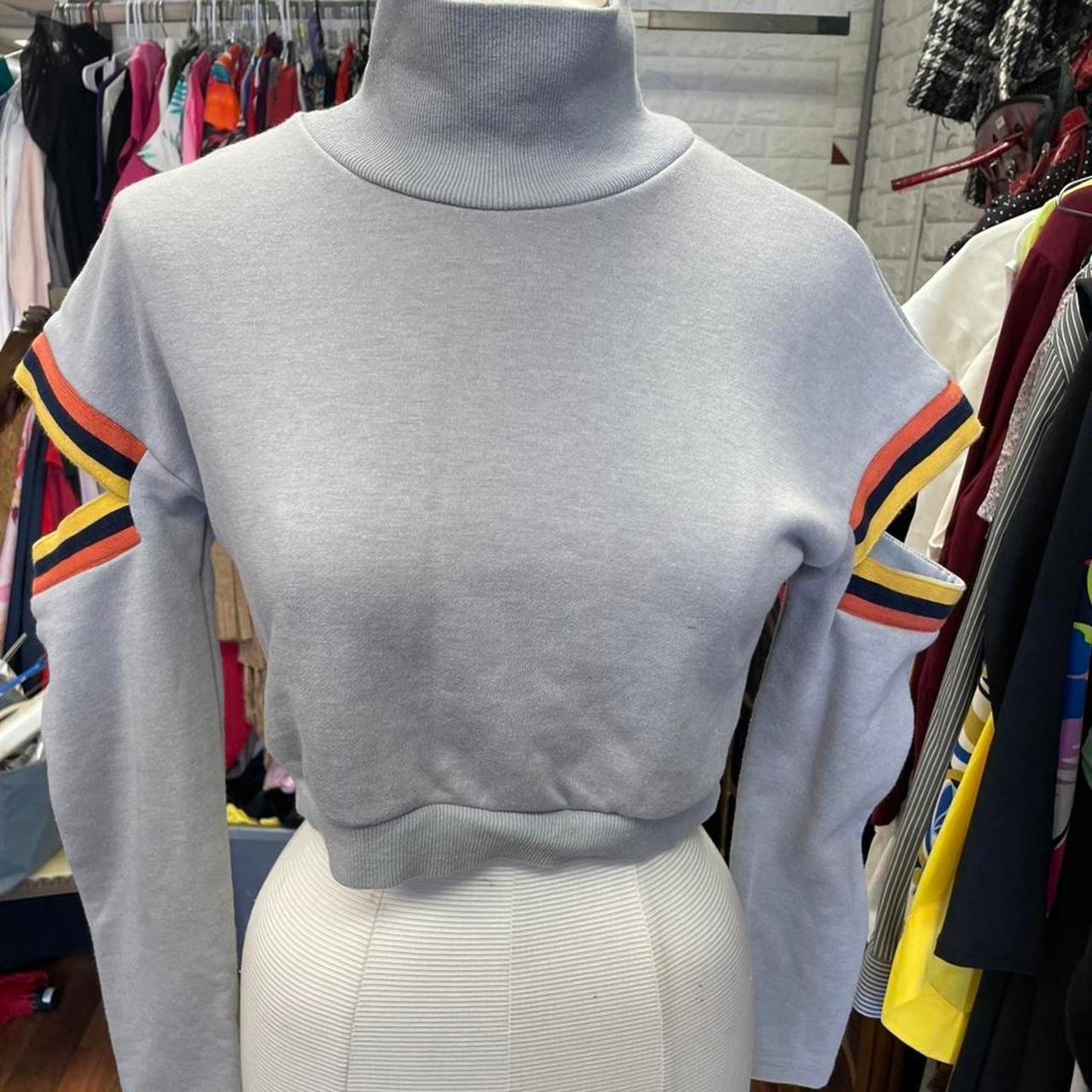 Grey cropped sweater with colorful