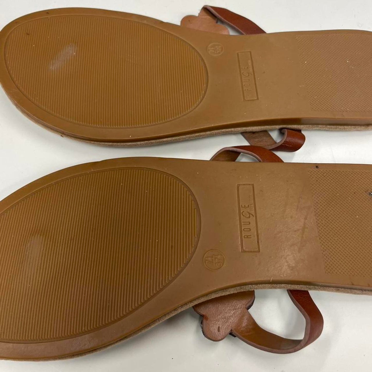 Brown leather sandals with floral