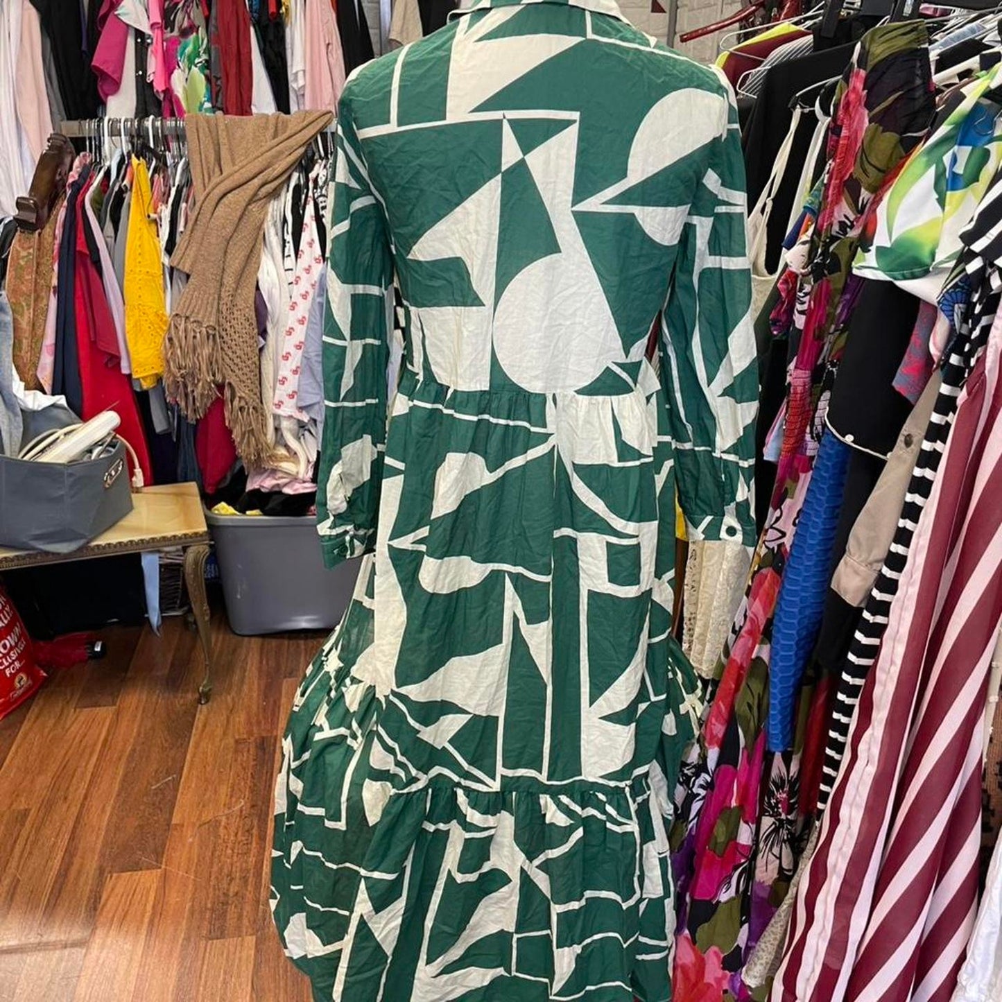 Green and white abstract print
