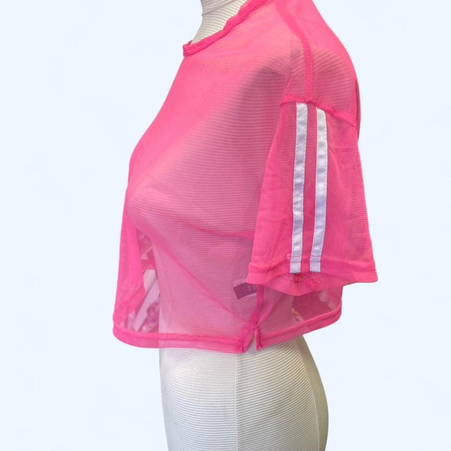 Pink mesh top with white