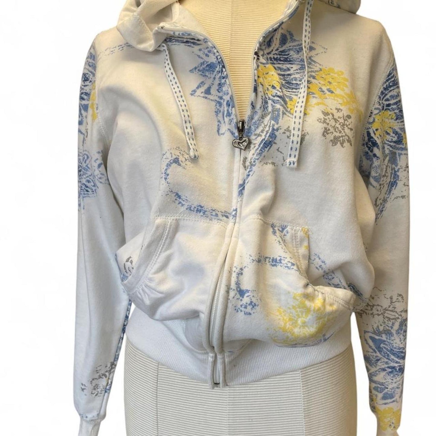 White blue floral zip